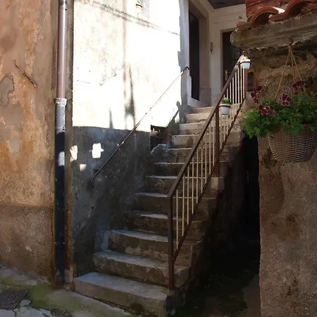 Bea アパート ロヴラン